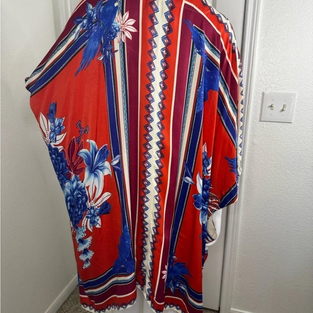 Farm Rio Macaw Red and Blue Geometric  duster  with Flowing Sleeves. - Picture 9 of 14